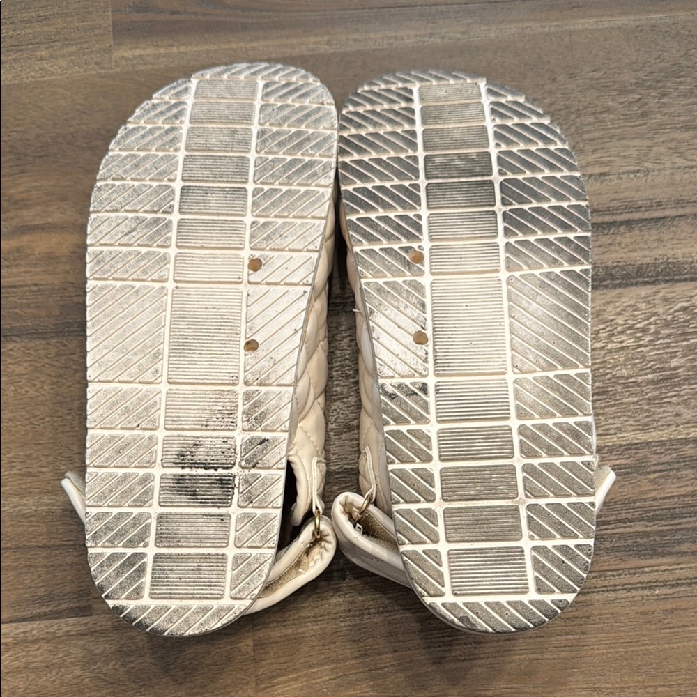 Sandals - Picture 5 of 5